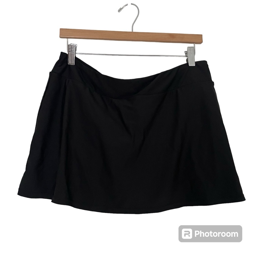 Ocean Avenue Swim Skirt in Black Size L